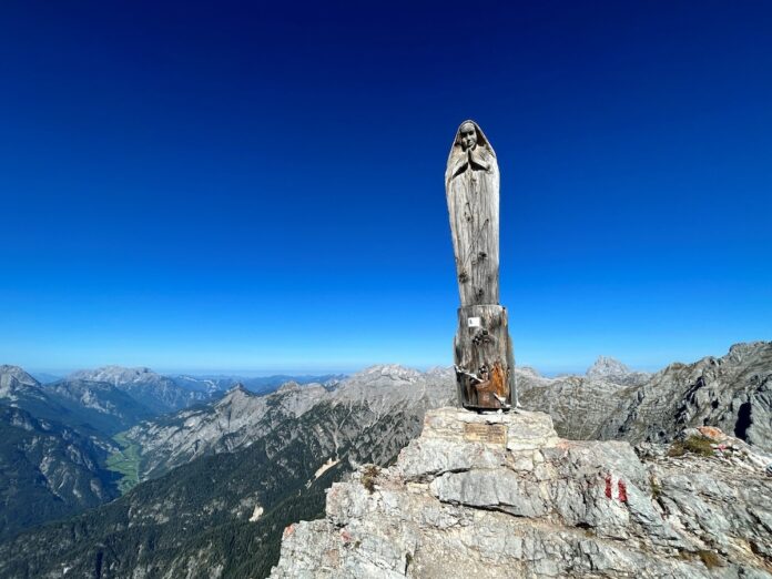 Saalfelden Leogang: Außergewöhnliche Gipfelkreuze, 4 Gipfel in 4 Stunden und Tipps von Sherpa Laki Tshering