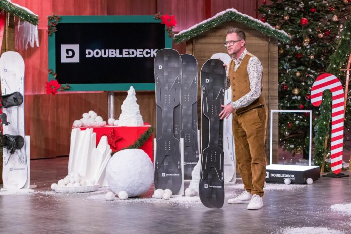 Doubledeck gründer Andreas Kramer präsentiert das DOUBLEDECK® Snowboard bei 